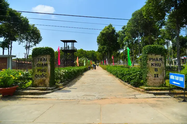 Nhà Tù Phú Quốc - 50 Năm Hồi Ức Địa Ngục Trần Gian - Ảnh 2.