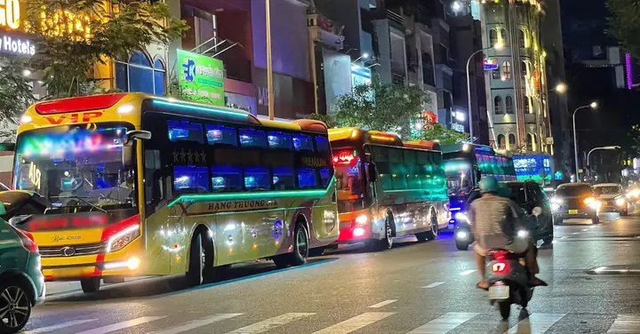 Tp.hcm Siết Kiểm Tra Xe Khách Bát Nháo Trên Đường Phạm Ngũ Lão ...