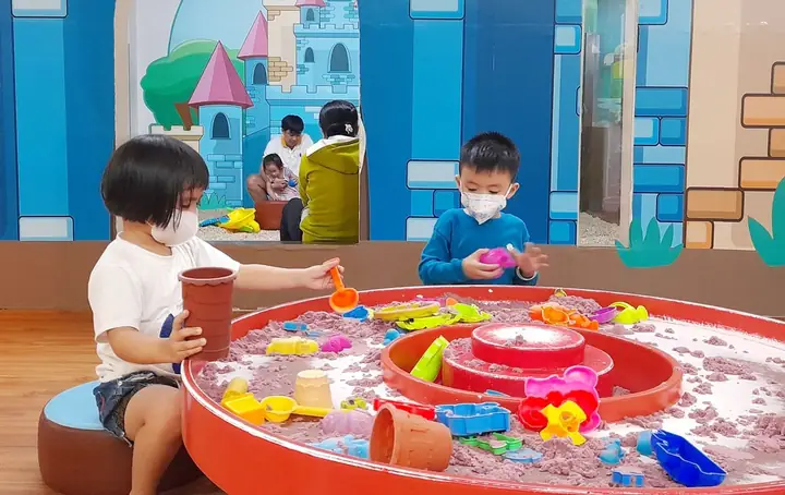 Thêm Yêu Thương Trẻ Qua Những Món Quà Nhỏ Ý Nghĩa