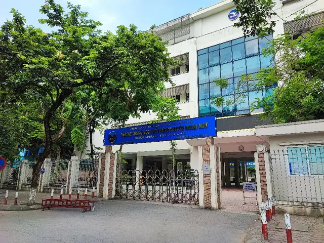 Trường Thpt Chuyên Ngoại Ngữ: Số 2 Đường Phạm Văn Đồng ...