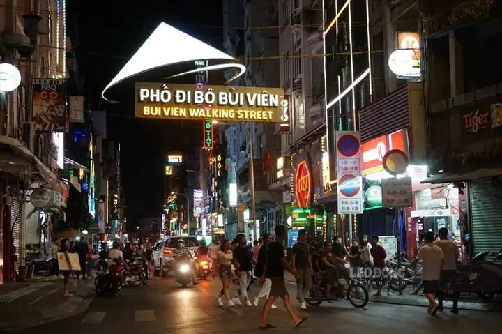 Phố Tây Bùi Viện Và Những Con Phố Ăn Chơi Nức Tiếng Đông Nam Á
