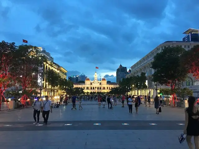 Vài Nét Cơ Bản Về Phố Đi Bộ Nguyễn Huệ Vài Nét Cơ Bản Về Phố Đi Bộ Nguyễn Huệ