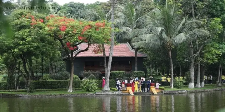 Những Điều Cần Biết Trước Khi Đến Tham Quan Khu Di Tích Phủ Chủ Tịch