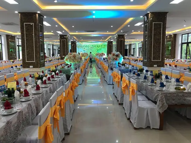 11. Nhà Hàng Quy Sơn – Chuyên Hải Sản