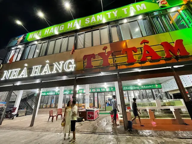 Quán Ăn Tý Tâm – Chuyên Hải Sản
