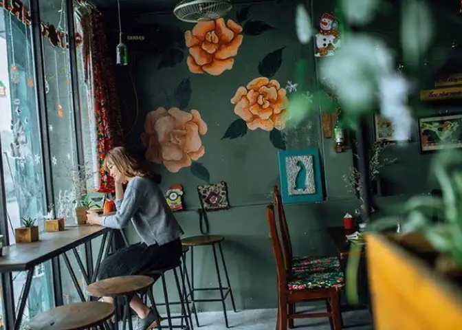 10. Quán Cafe Ay