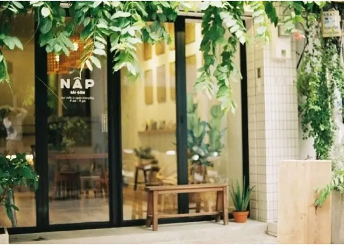 Nấp Saigon