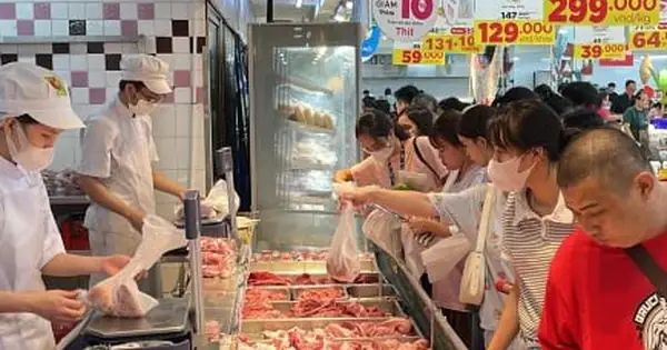 Cảnh Người Hà Nội Đổ Xô Đi Siêu Thị, Mua Đồ 'chạy Bão' Yagi
