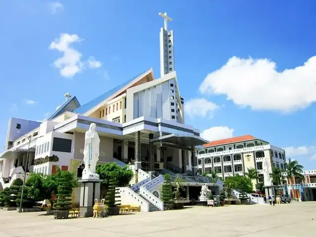 Hành Hương: Cha Diệp – Mẹ Nam Hải