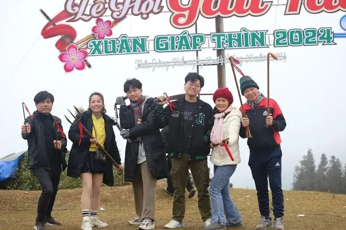 Du Xuân Bắc Hà Tháng 2