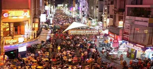 Tp. Hcm – Thành Phố Không Ngủ