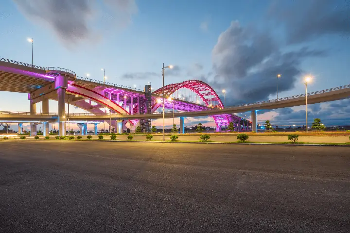 Check-in At Sunset Under The Bridge Hoang Van Thu