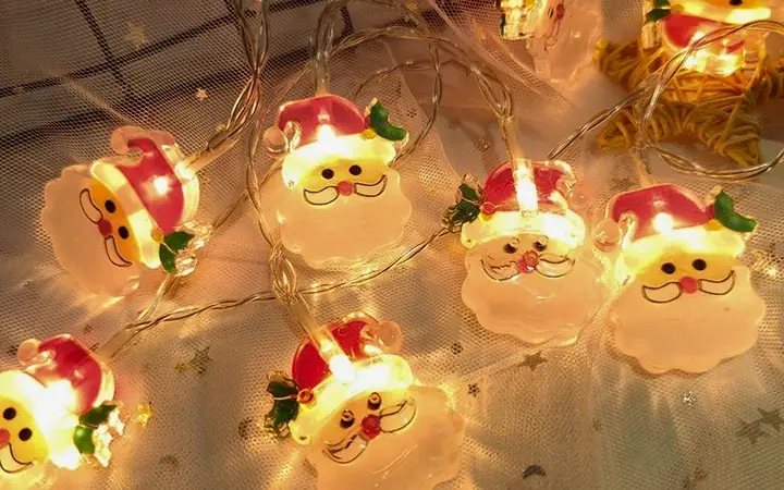 Trang Trí Noel Bằng Dây Đèn Led Trang Trí Noel Bằng Dây Đèn Led