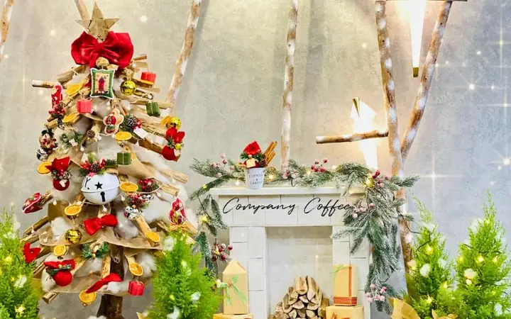 Bố Trí Cây Thông Để Trang Trí Noel Quán Trà Sữa Bố Trí Cây Thông Để Trang Trí Noel Quán Trà Sữa