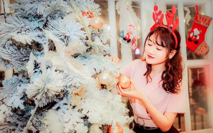 Tại Sao Nên Trang Trí Noel Quán Trà Sữa? Tại Sao Nên Trang Trí Noel Quán Trà Sữa?