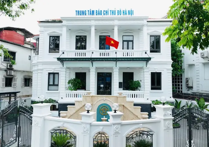 Hnp - Chiều 9/5, Tại Cơ Sở 2 Của Trung Tâm Truyền Thông, Dữ Liệu Và Công Nghệ Số Thành Phố (số 17 Điện Biên Phủ, Quận Ba Đình), Ubnd Thành Phố Hà Nội Tổ Chức Lễ Khai Trương Trung Tâm Báo Chí Thủ Đô Hà Nội.