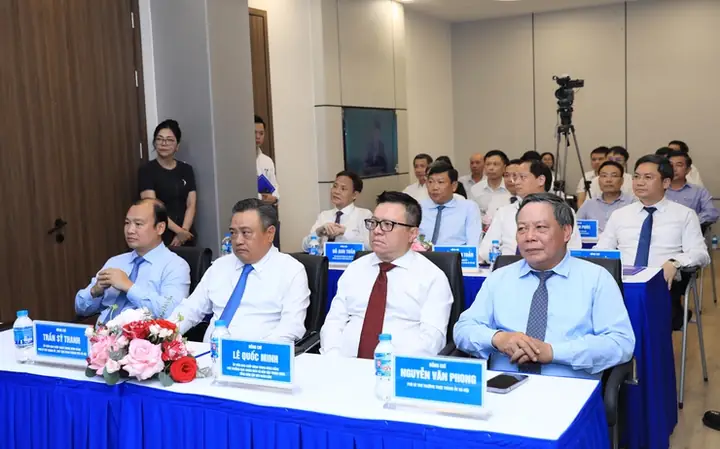 Hnp - Chiều 9/5, Tại Cơ Sở 2 Của Trung Tâm Truyền Thông, Dữ Liệu Và Công Nghệ Số Thành Phố (số 17 Điện Biên Phủ, Quận Ba Đình), Ubnd Thành Phố Hà Nội Tổ Chức Lễ Khai Trương Trung Tâm Báo Chí Thủ Đô Hà Nội.