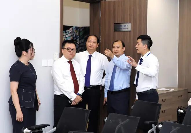 Hnp - Chiều 9/5, Tại Cơ Sở 2 Của Trung Tâm Truyền Thông, Dữ Liệu Và Công Nghệ Số Thành Phố (số 17 Điện Biên Phủ, Quận Ba Đình), Ubnd Thành Phố Hà Nội Tổ Chức Lễ Khai Trương Trung Tâm Báo Chí Thủ Đô Hà Nội.