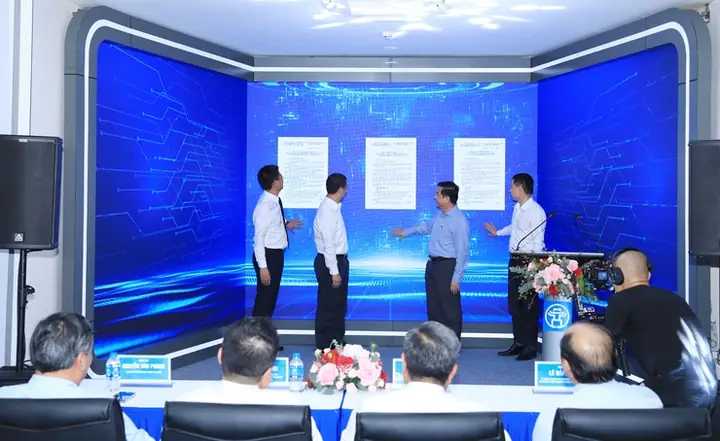 Hnp - Chiều 9/5, Tại Cơ Sở 2 Của Trung Tâm Truyền Thông, Dữ Liệu Và Công Nghệ Số Thành Phố (số 17 Điện Biên Phủ, Quận Ba Đình), Ubnd Thành Phố Hà Nội Tổ Chức Lễ Khai Trương Trung Tâm Báo Chí Thủ Đô Hà Nội.