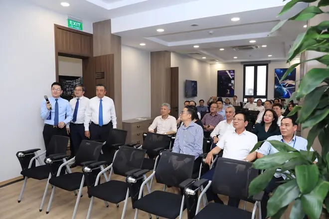 Hnp - Chiều 9/5, Tại Cơ Sở 2 Của Trung Tâm Truyền Thông, Dữ Liệu Và Công Nghệ Số Thành Phố (số 17 Điện Biên Phủ, Quận Ba Đình), Ubnd Thành Phố Hà Nội Tổ Chức Lễ Khai Trương Trung Tâm Báo Chí Thủ Đô Hà Nội.