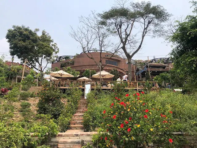 Trung Tâm Tinh Hoa Làng Nghề Việt – Kiến Trúc Ấn Tượng Giữa Làng Gốm Bát Tràng Cổ Xưa Trung Tâm Tinh Hoa Làng Nghề Việt – Kiến Trúc Ấn Tượng Giữa Làng Gốm Bát Tràng Cổ Xưa