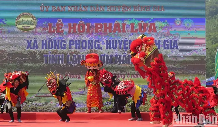 Độc Đáo Lễ Hội Phài Lừa Tại Lạng Sơn | Báo Nhân Dân Điện Tử