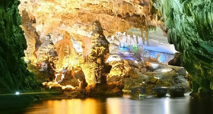 Hành Trình Khám Phá Động Phong Nha