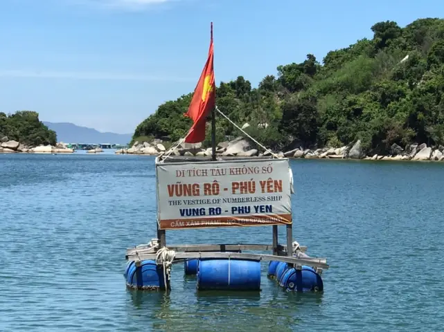 Ghé Thăm Di Tích Tàu Không Số Ghé Thăm Di Tích Tàu Không Số