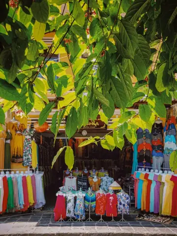 What To Buy In Hoi An6 - What To Buy In Hoi An: Leather, Crafts, And Local Treasures What To Buy In Hoi An6 - What To Buy In Hoi An: Leather, Crafts, And Local Treasures
