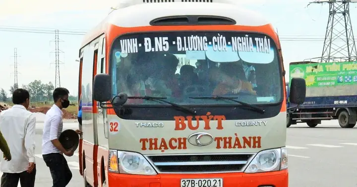 Thạch Thành Di Dời Vị Trí Biển Báo Dừng Xe Buýt Tại Đường N5 Thạch Thành Di Dời Vị Trí Biển Báo Dừng Xe Buýt Tại Đường N5