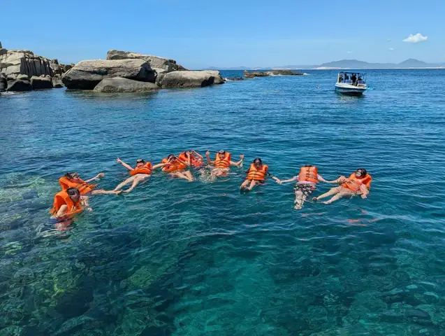 Tour Phú Yên Đảo Hòn Nưa - Quy Nhơn Xe Giường Nằm ...